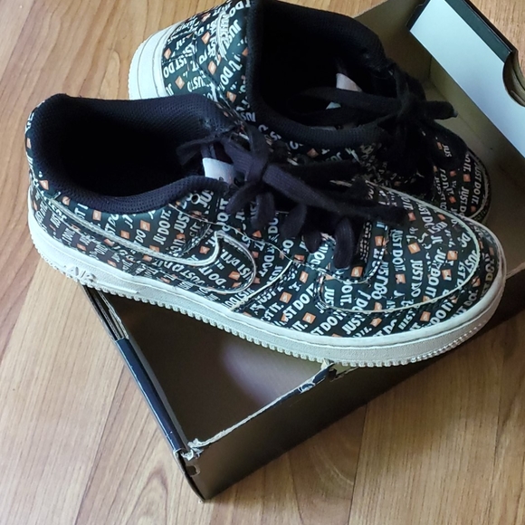 Shoes - Picture 2 of 2